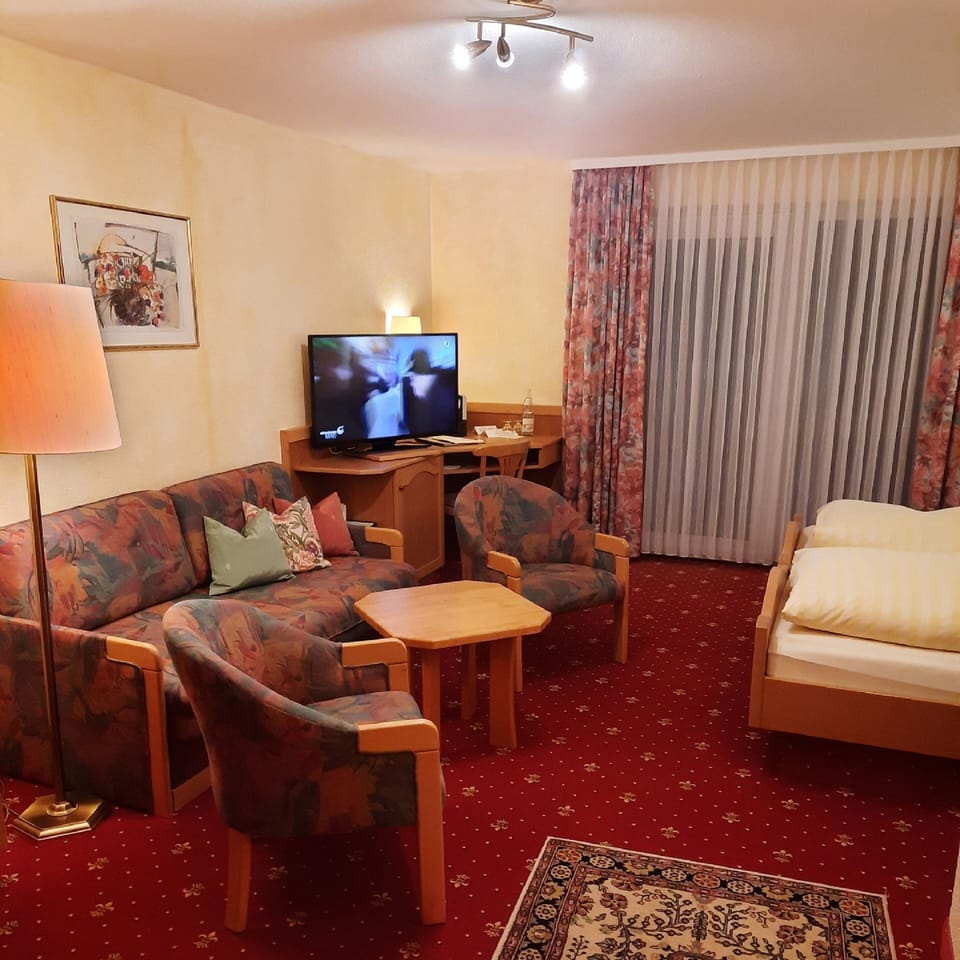Double Room, Balcony | In-room safe, desk, free WiFi, bed sheets