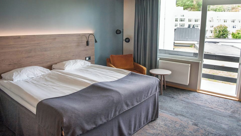 Double Room (Plus) | In-room safe, desk, WiFi (free), alarm clocks