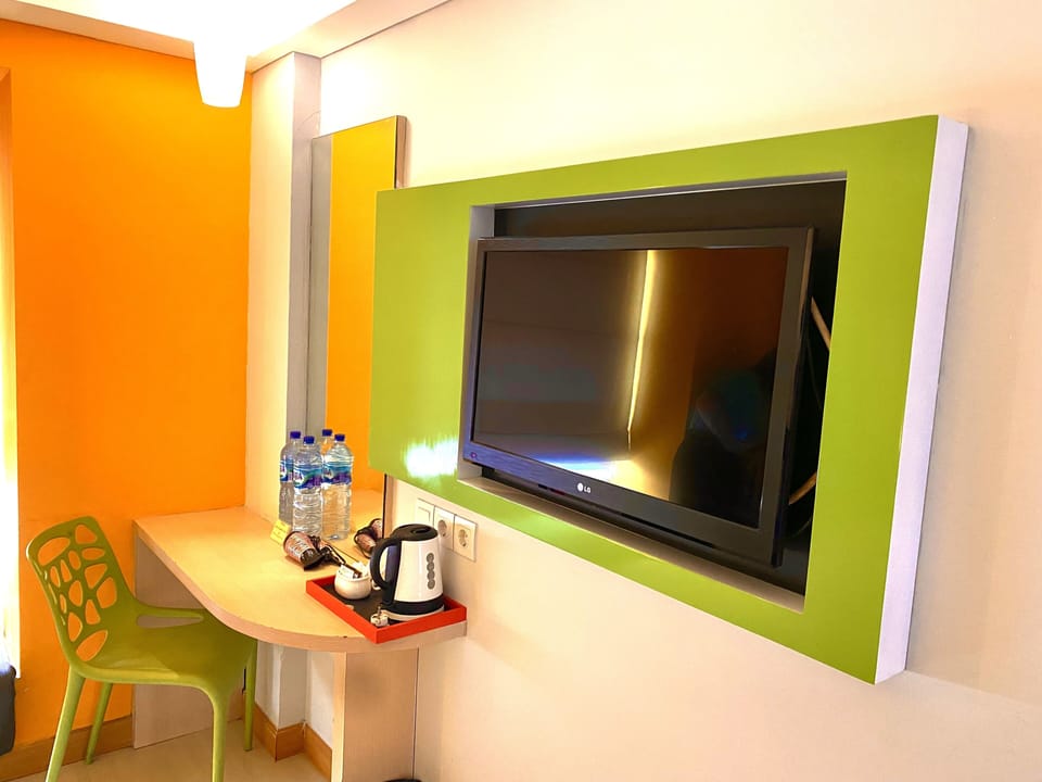 In-room safe, desk, laptop workspace, soundproofing