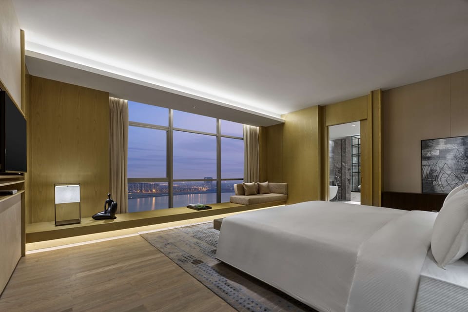 Premium Suite, 1 King Bed, Lake View | View from room