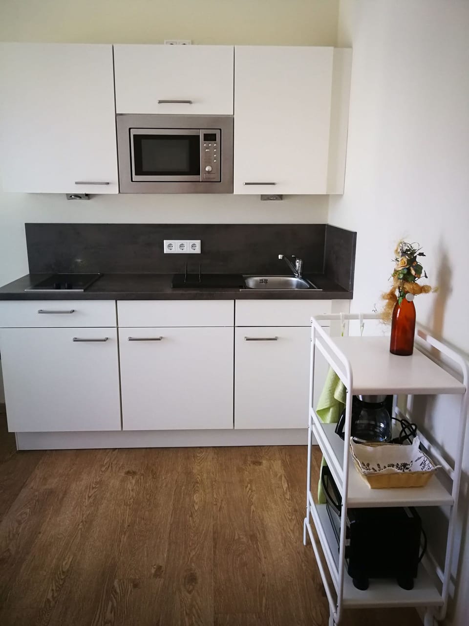 Apartment | Private kitchen | Fridge, coffee/tea maker, electric kettle, cookware/dishes/utensils