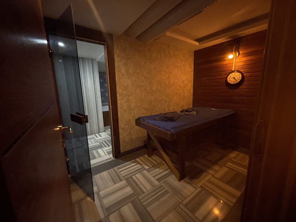 Couples treatment rooms, hot stone massages, deep-tissue massages