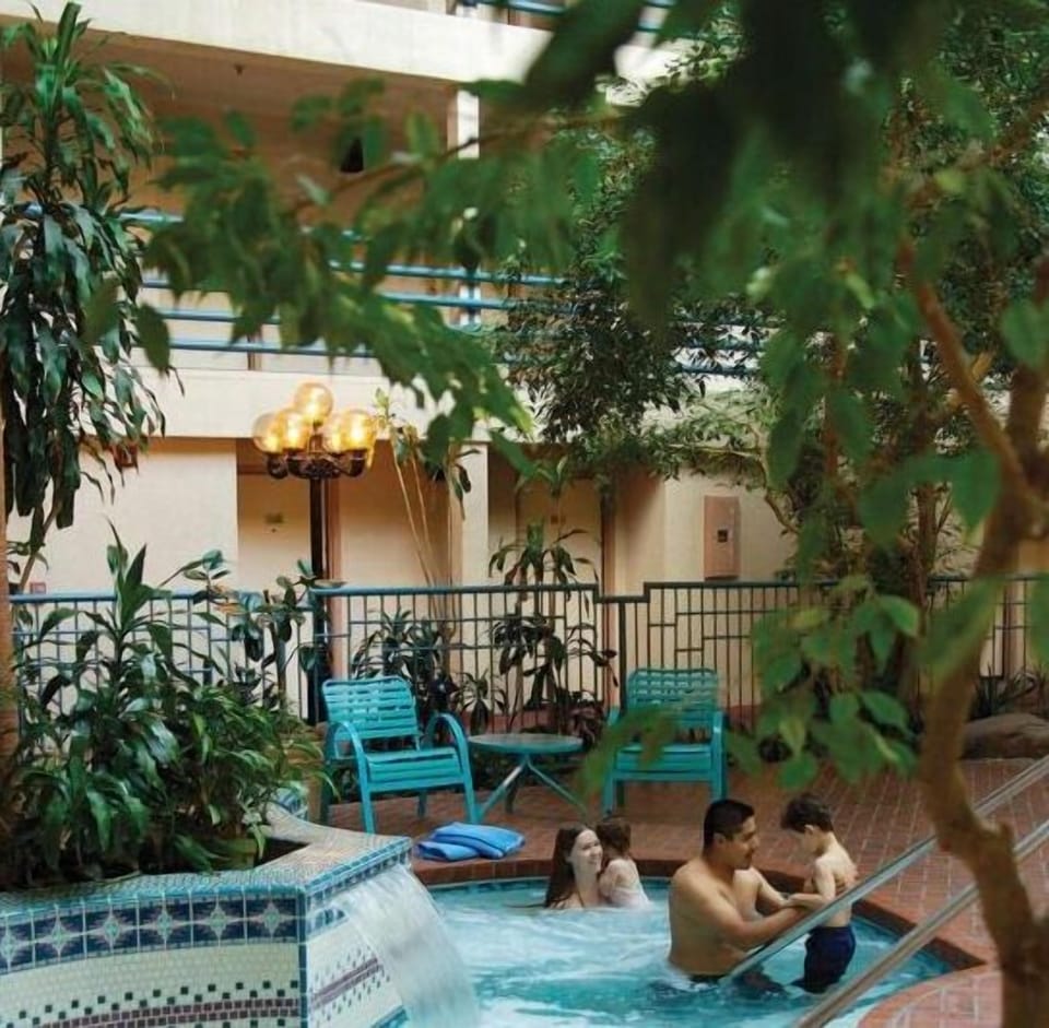 Indoor spa tub