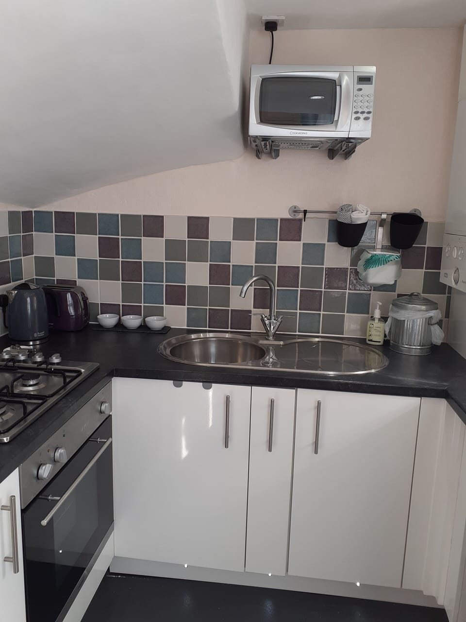 Apartment, 1 Bedroom | Private kitchen | Electric kettle