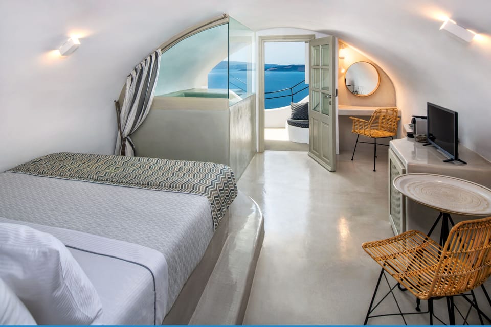 Suite, Hot Tub (Mystic Suite) | 1 bedroom, hypo-allergenic bedding, Select Comfort beds, desk