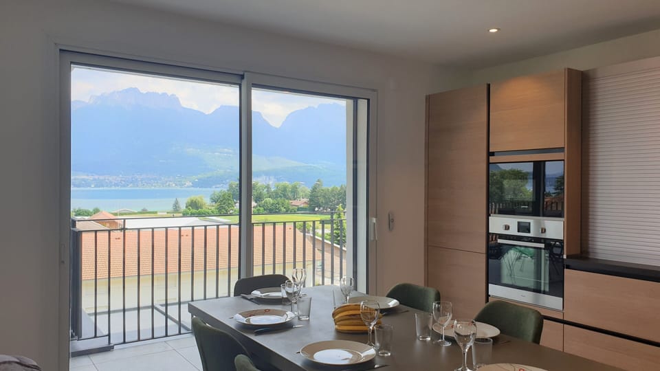 Exclusive Apartment, Ensuite, Lake View (4 Etoiles) | Restaurant