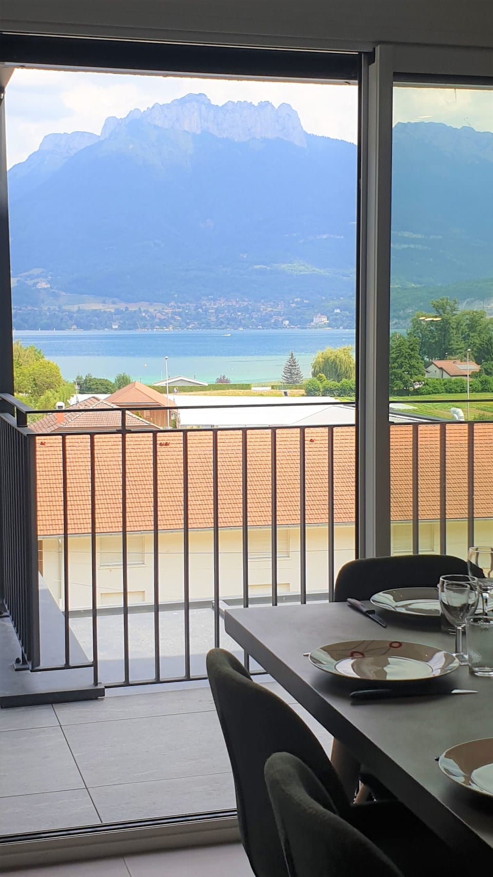 Exclusive Apartment, Ensuite, Lake View (4 Etoiles) | View from property