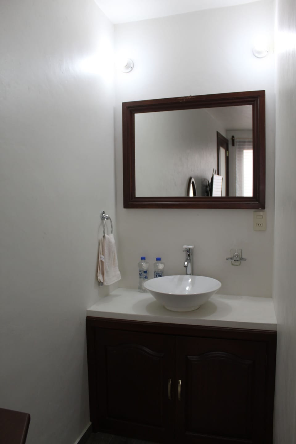 Bathroom sink