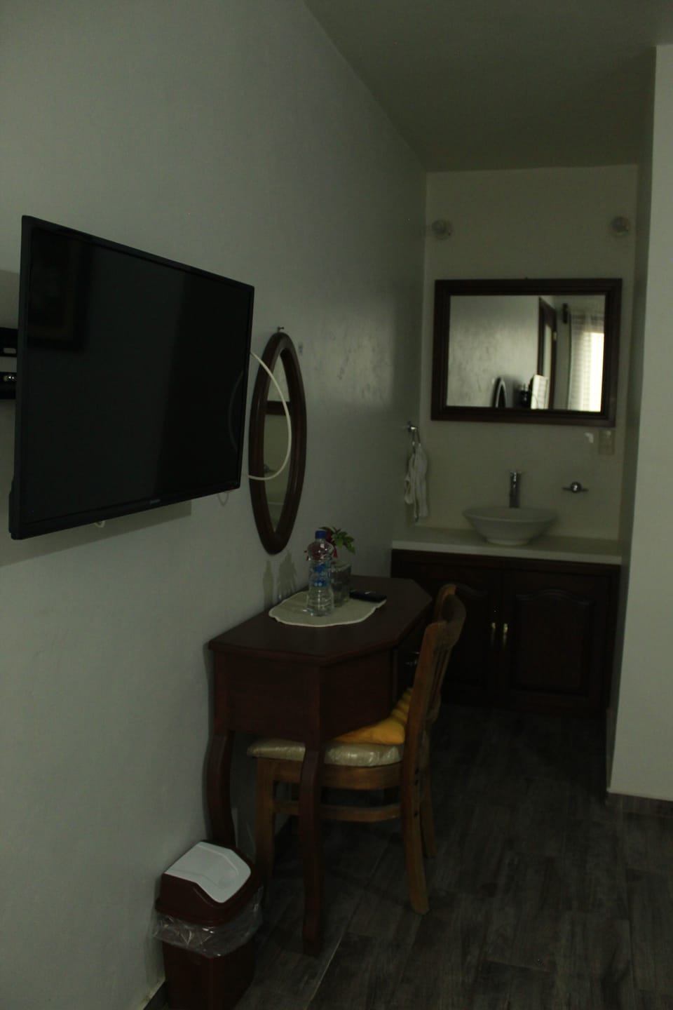 Comfort Room | Free WiFi