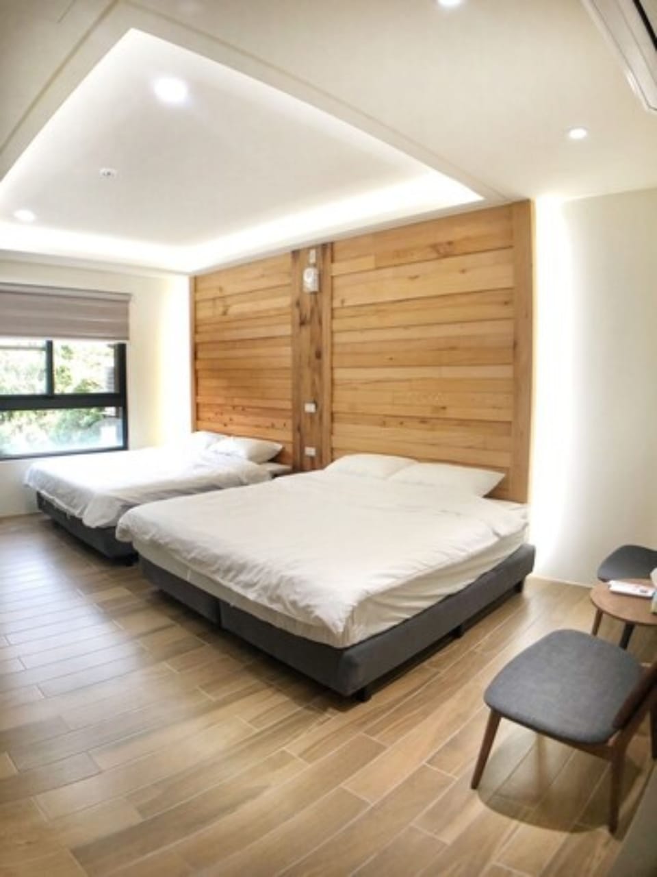 Comfort Quadruple Room | Desk, blackout drapes, bed sheets