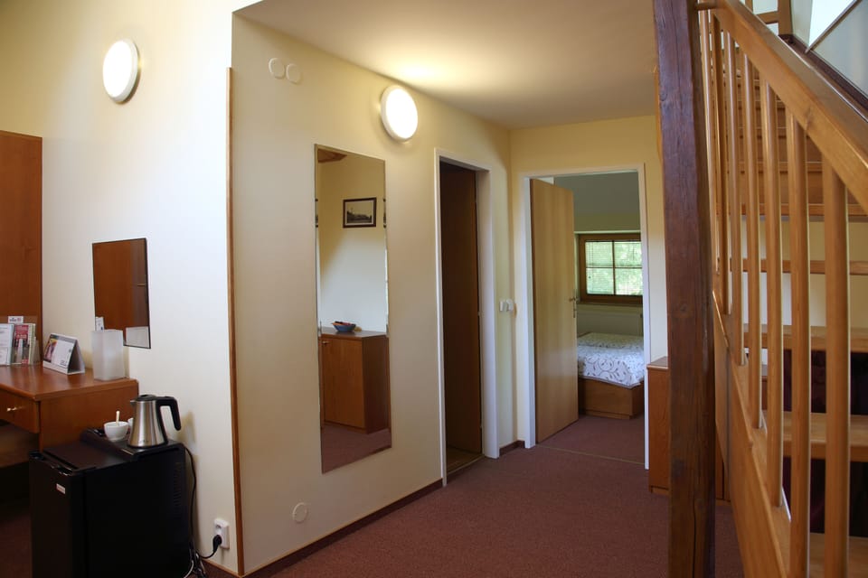 Deluxe Room, 1 Bedroom | Desk, laptop workspace, blackout drapes, soundproofing