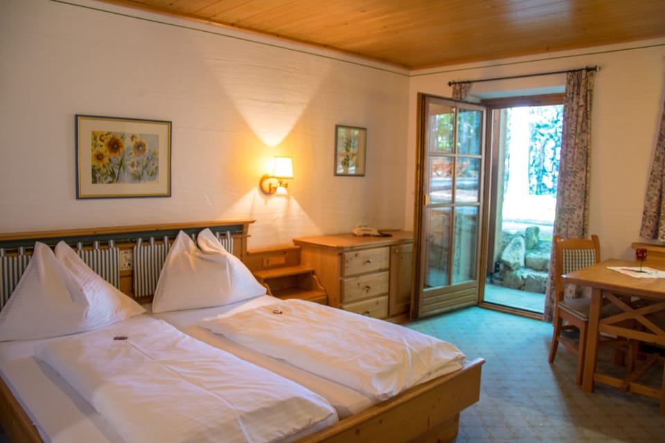 Superior Double Room, 1 Double Bed, Balcony, Mountain View | Cribs/infant beds, free WiFi, bed sheets
