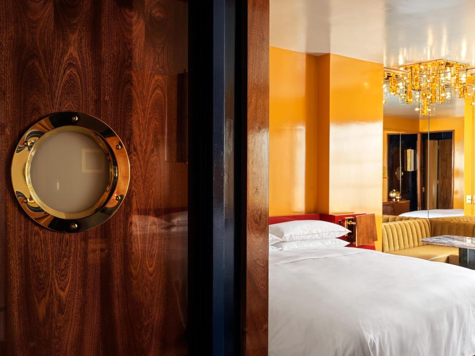 Premium bedding, in-room safe, blackout drapes