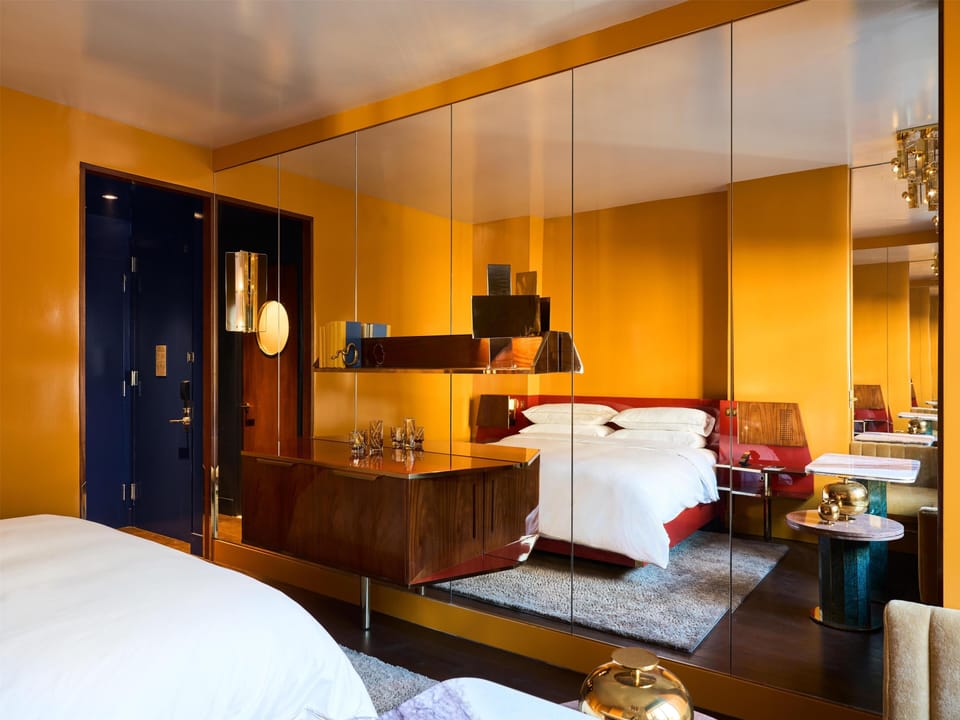 Premium bedding, in-room safe, blackout drapes