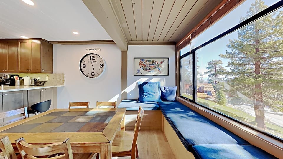 Condo, 2 Bedrooms | Interior