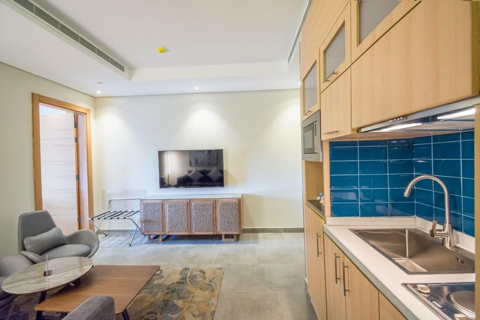 In-room safe, soundproofing, free WiFi, bed sheets