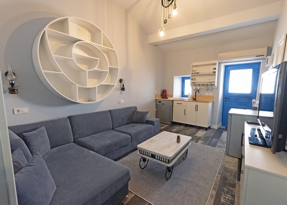 Junior Suite | Living area | Smart TV
