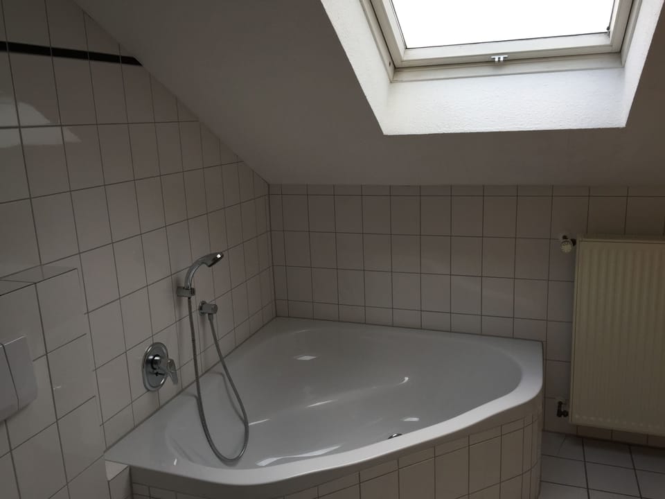 Basic Double Room | Bathroom | Towels
