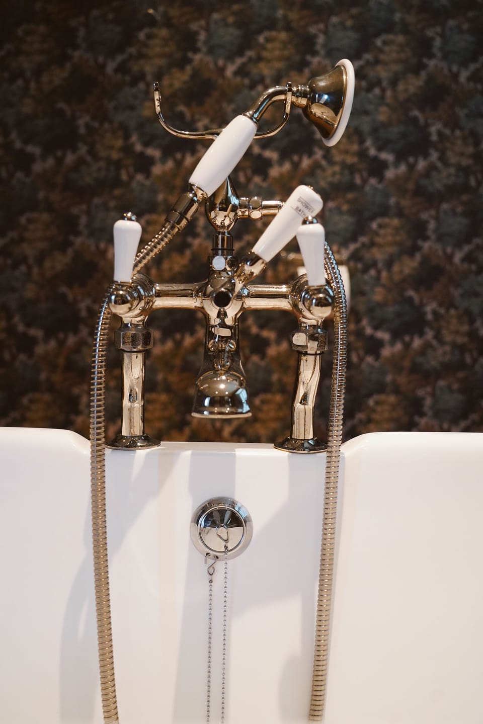 Cottage (Apple) | Bathroom | Shower, hair dryer, towels