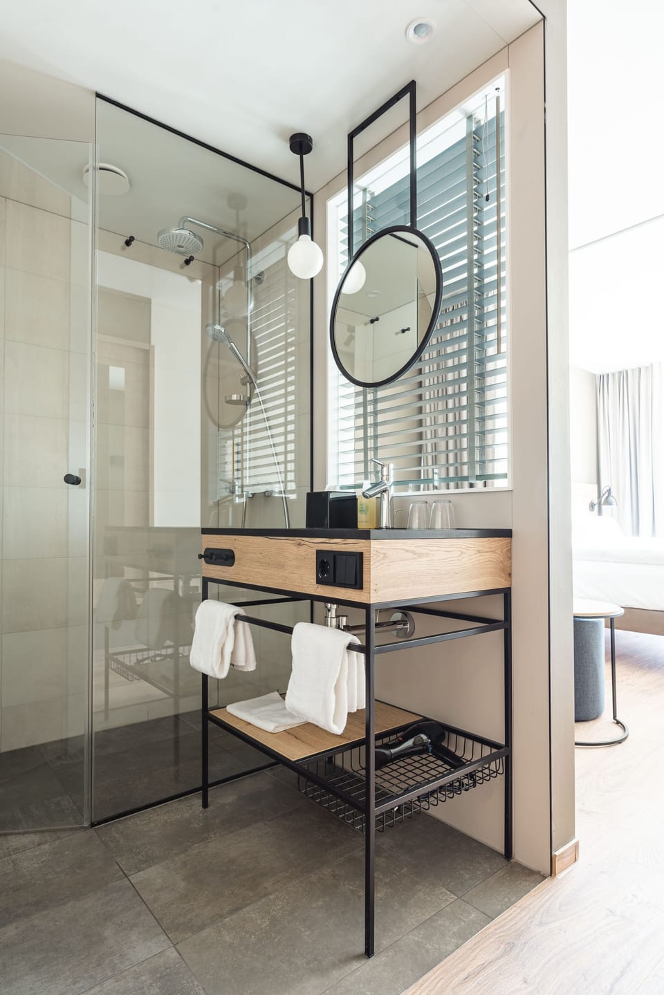 Double Room | Bathroom | Shower, hair dryer, bathrobes, towels