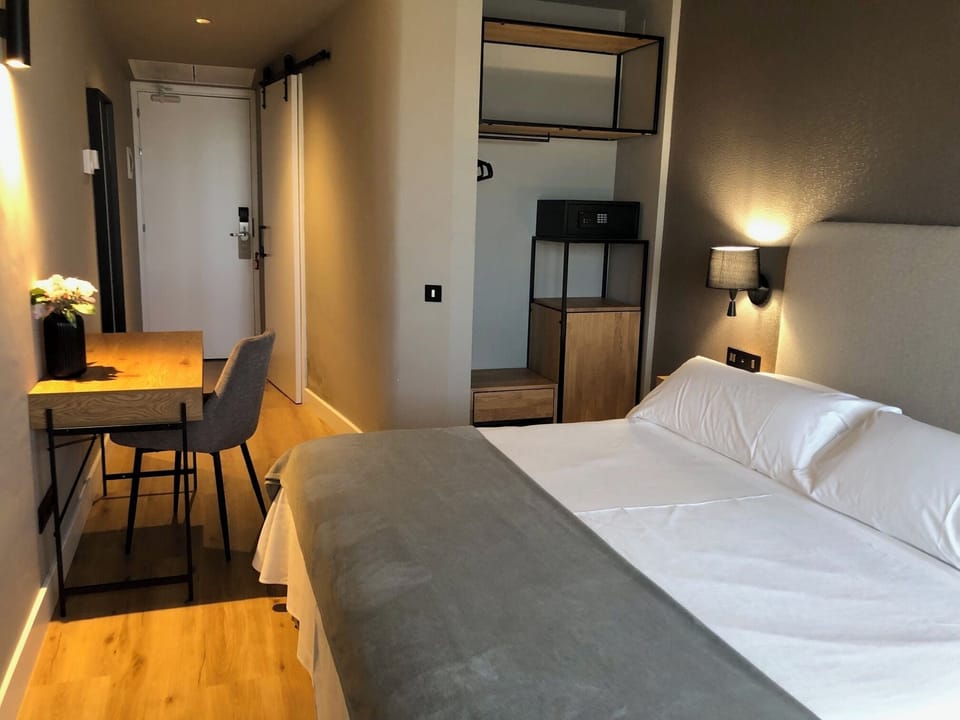 Double or Twin Room, Balcony, Pool View | Down comforters, minibar, in-room safe, desk