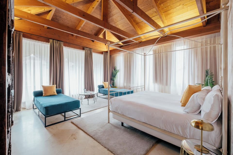 Junior Room | Down comforters, in-room safe, desk, free WiFi