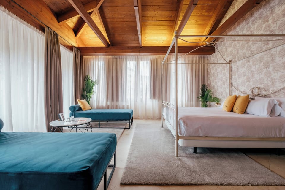 Junior Room | Down comforters, in-room safe, desk, free WiFi
