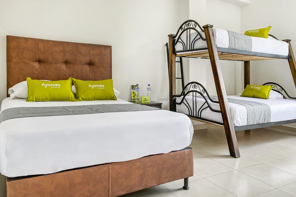 Family Room | Free WiFi, bed sheets