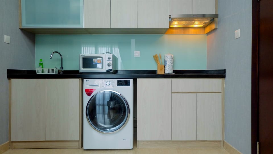 Room | Private kitchen | Fridge, stovetop, rice cooker, cookware/dishes/utensils
