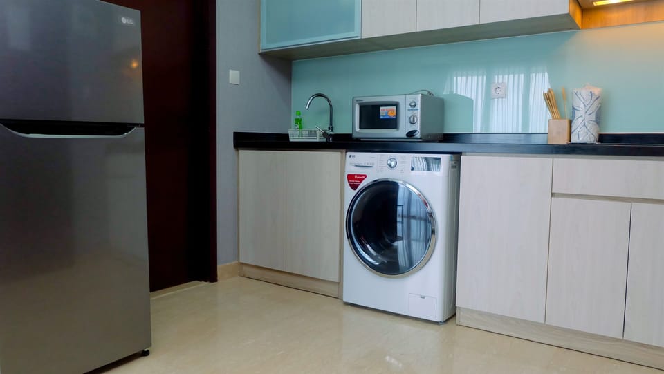 Room | Private kitchen | Fridge, stovetop, rice cooker, cookware/dishes/utensils