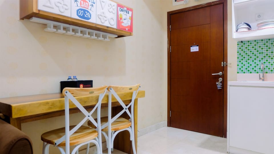 Room | In-room dining