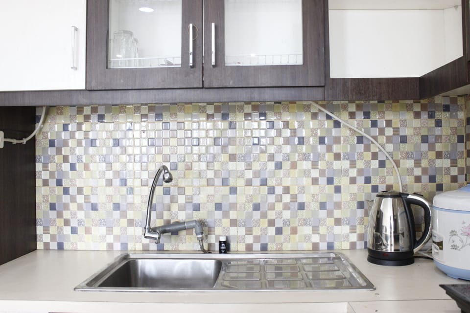 Room | Private kitchenette | Fridge, stovetop, dishwasher, electric kettle
