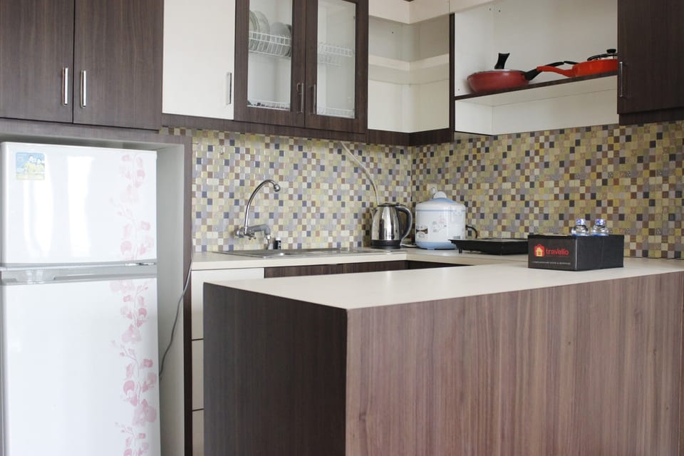 Room | Private kitchenette | Fridge, stovetop, dishwasher, electric kettle
