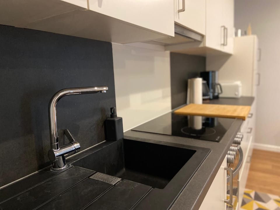 Comfort Apartment | Private kitchen | Fridge, oven, stovetop, coffee/tea maker
