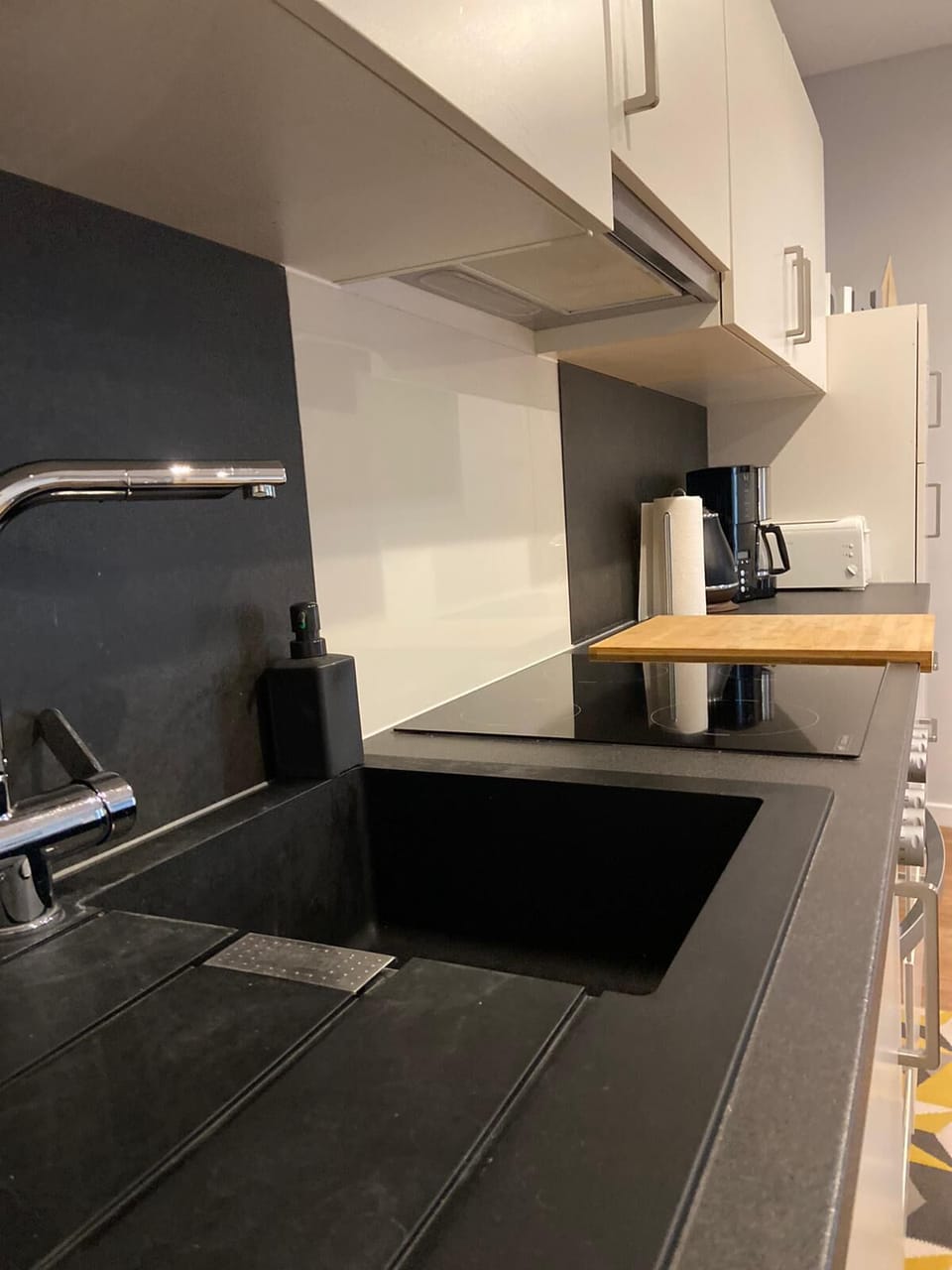 Comfort Apartment | Private kitchen | Fridge, oven, stovetop, coffee/tea maker