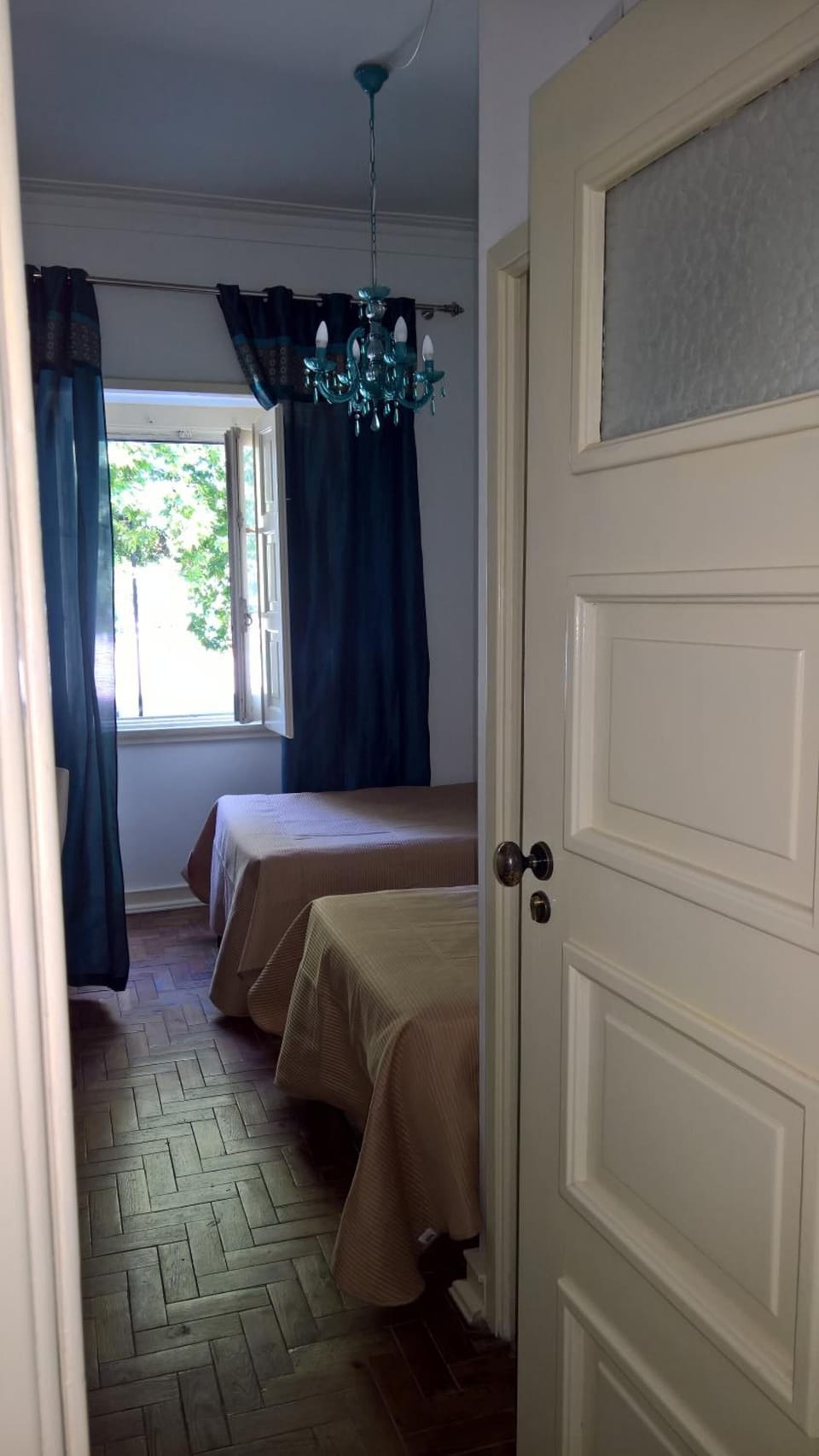Desk, laptop workspace, free WiFi, bed sheets
