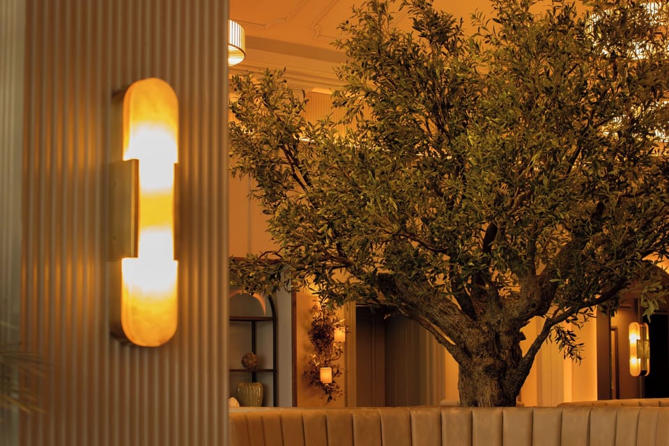 5 restaurants, lunch served