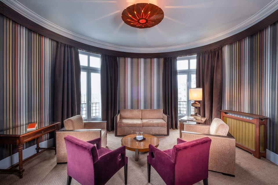 Suite Winston Churchill | Living area | Flat-screen TV