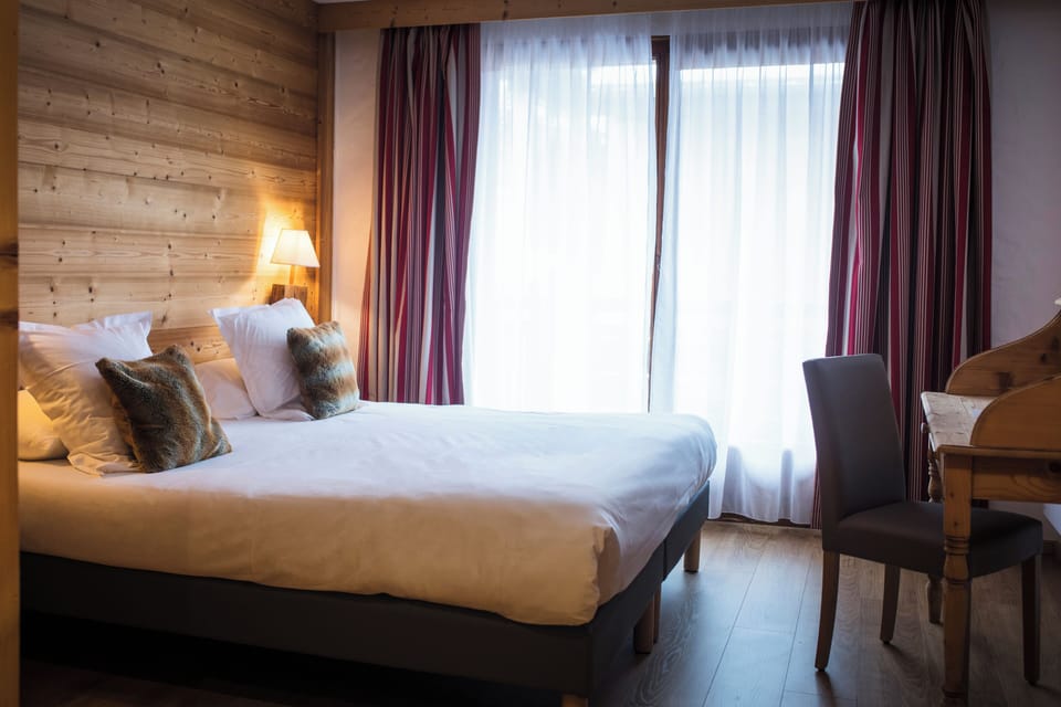 Double Room | Premium bedding, in-room safe, desk, soundproofing