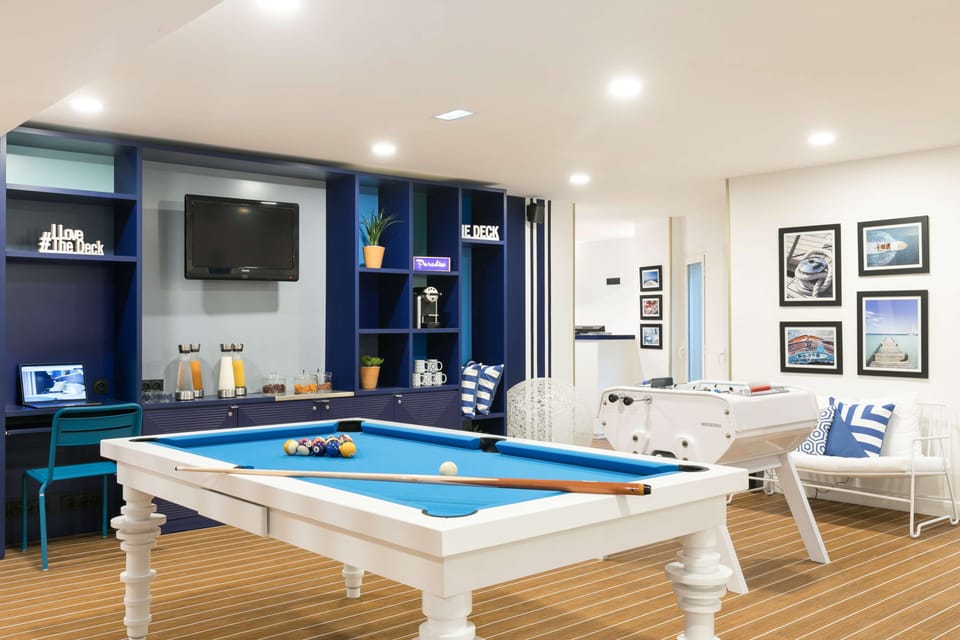 The Deck Hotel by HappyCulture Hotel in Nice