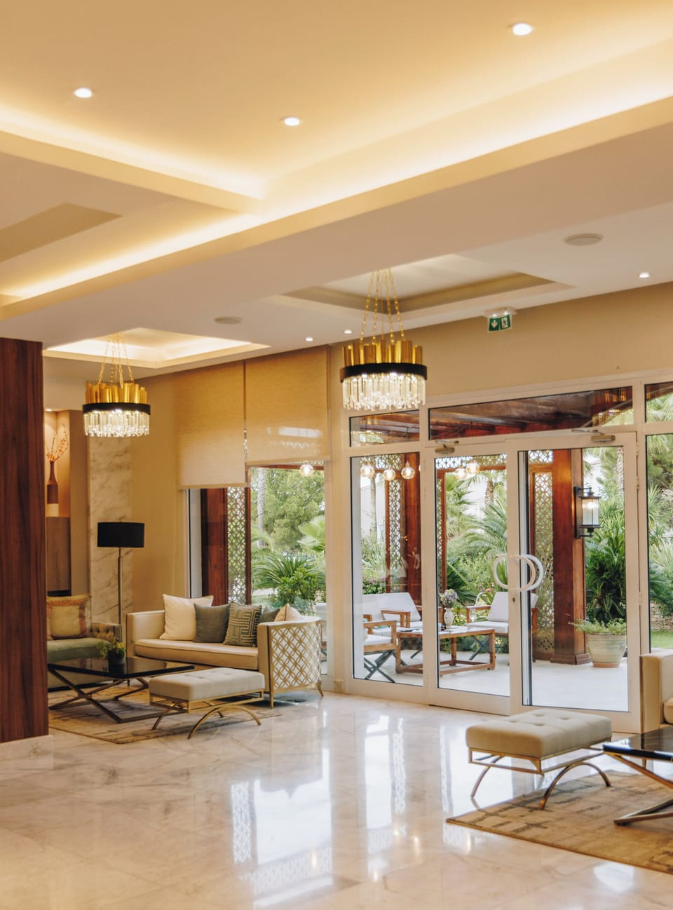 Lobby lounge