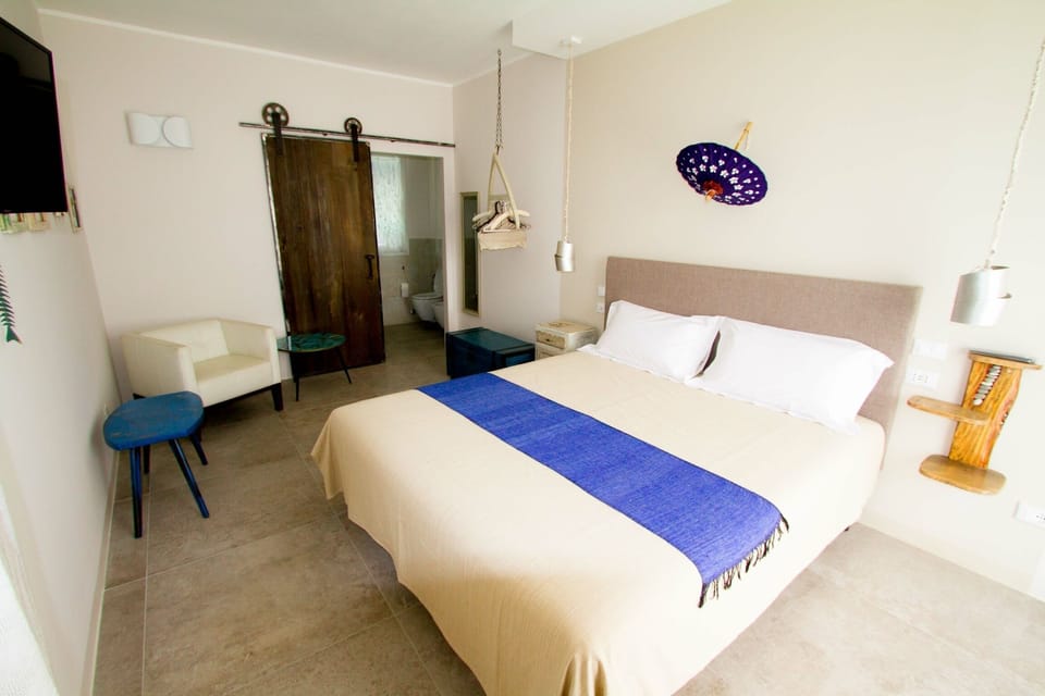 Exclusive Room | Minibar, desk, free WiFi, bed sheets