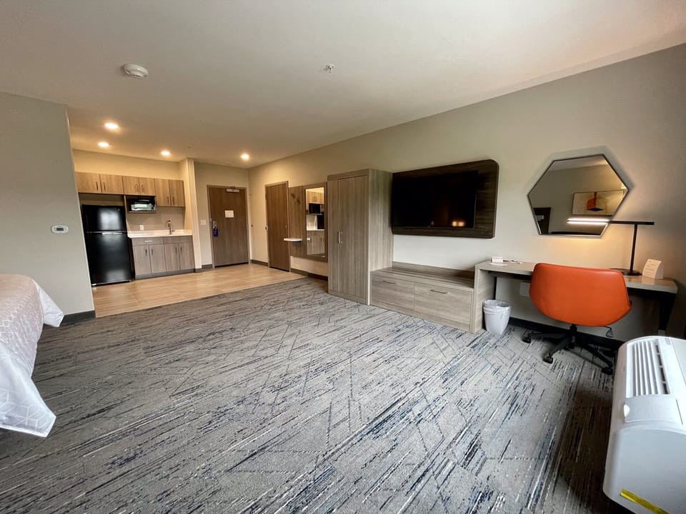 1 bedroom, in-room safe, desk, laptop workspace