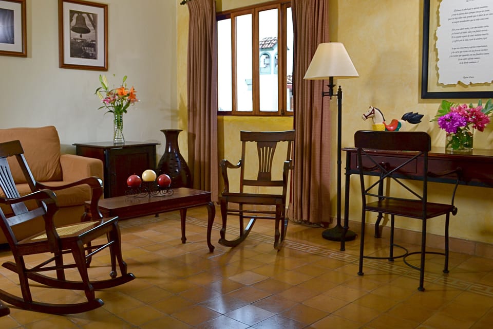 Junior Room | Premium bedding, down comforters, desk, WiFi (free)