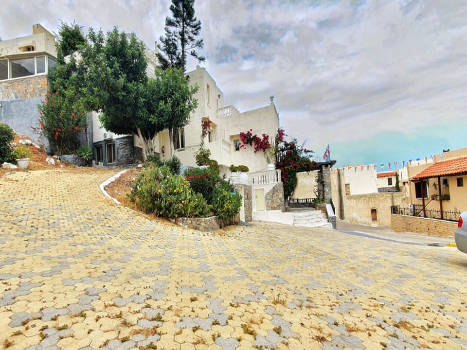 Apartment, 1 Bedroom, Balcony, Garden View | Parking | Free self parking