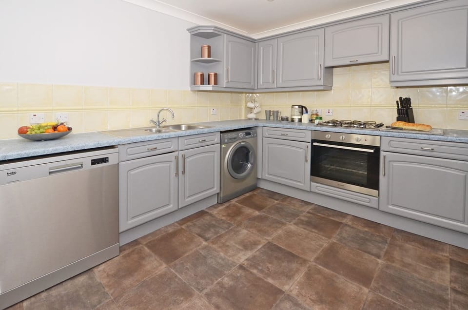 Ideal for Alton Towers, Staffordshire and The Peak District House in Stoke-on-Trent