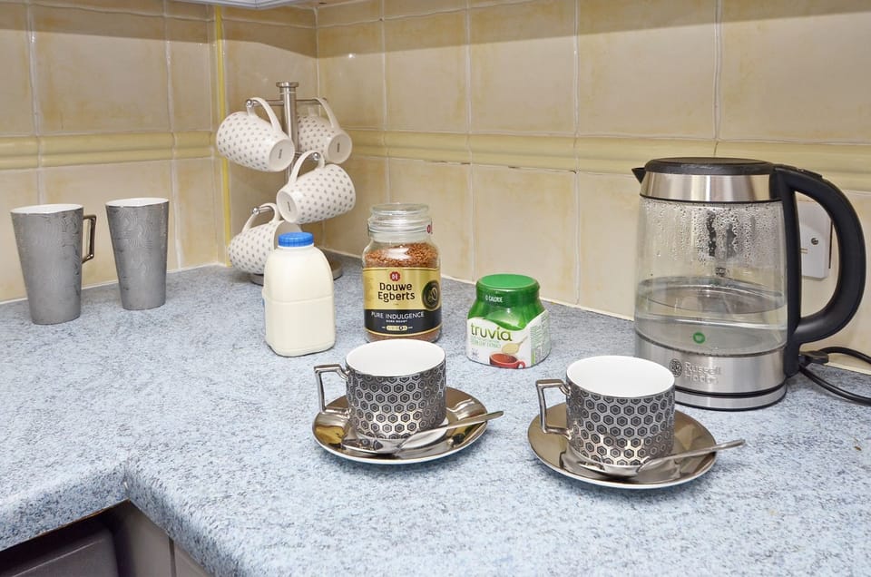 Ideal for Alton Towers, Staffordshire and The Peak District House in Stoke-on-Trent