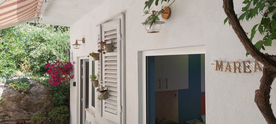 Studio, 1 Bedroom, Smoking, Patio | Exterior detail