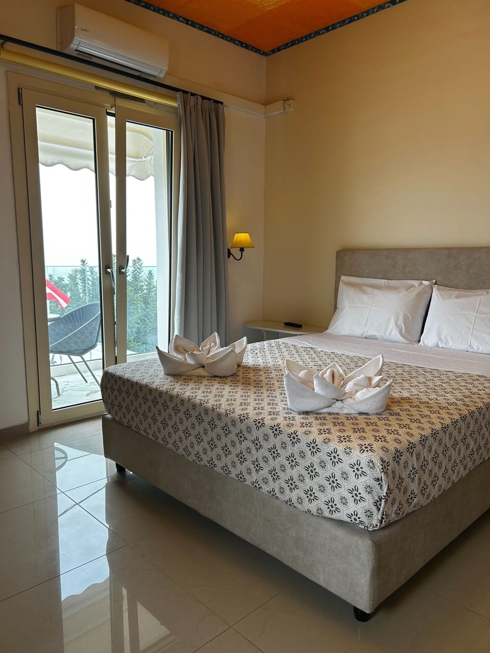 2 bedrooms