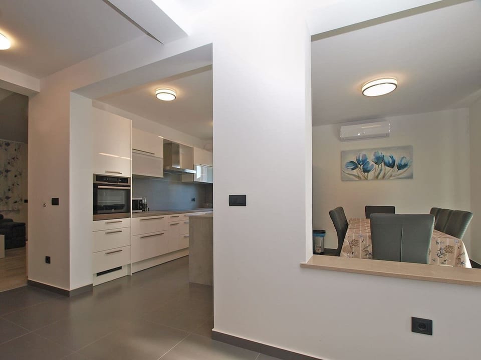 Villa, Multiple Bedrooms, Private Pool, Garden View | Interior
